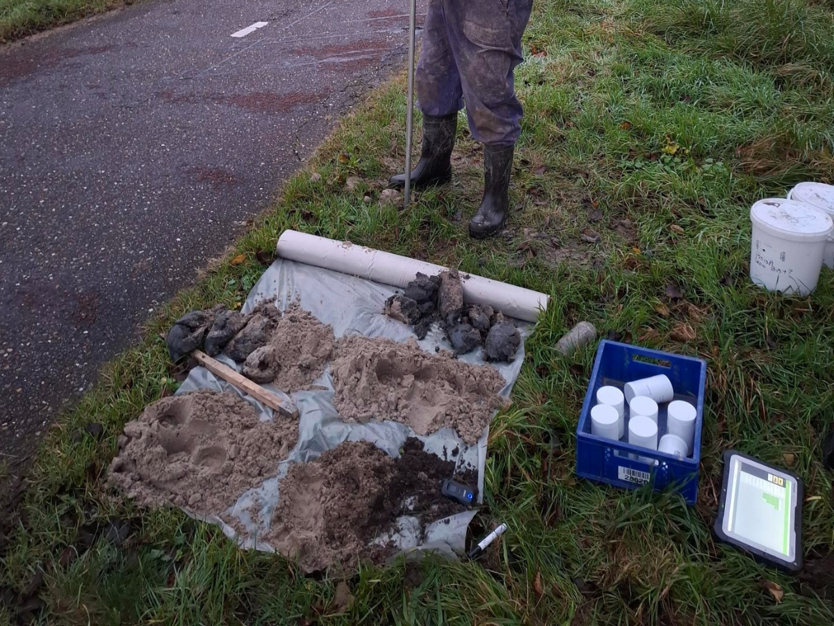 Verkennend bodemonderzoek N9 foto 8